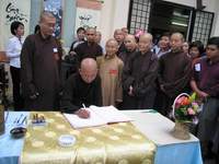 11donthiensuNhatHanh11.JPG (7313 bytes)