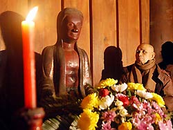 thichnhathanh-chuadau-2.jpg (13419 bytes)