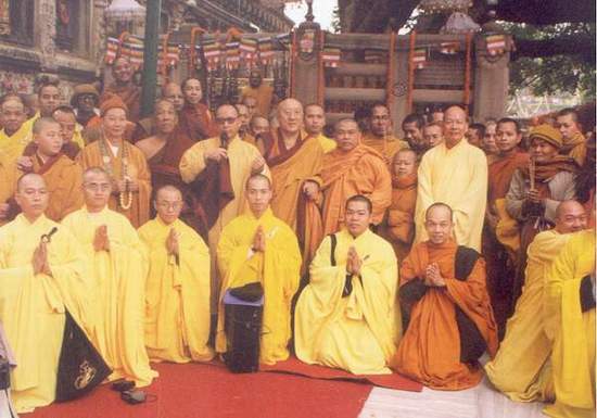 004-hoithao11.JPG (36188 bytes)